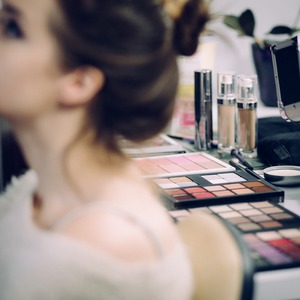 Makeup Allergies - Symptoms and Treatments